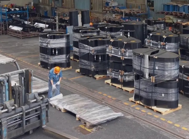 YUNCUT production floor